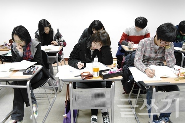 글쓰기 수업 장면.