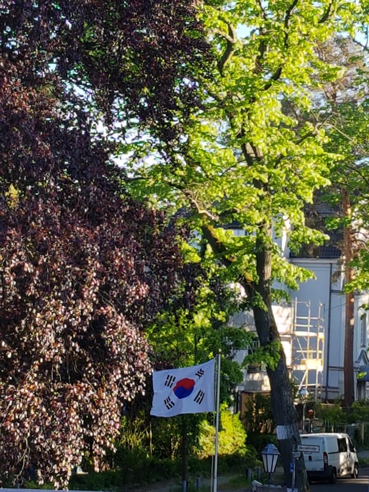 관저에 휘날리는 태극기.(사진=정범구 대사)