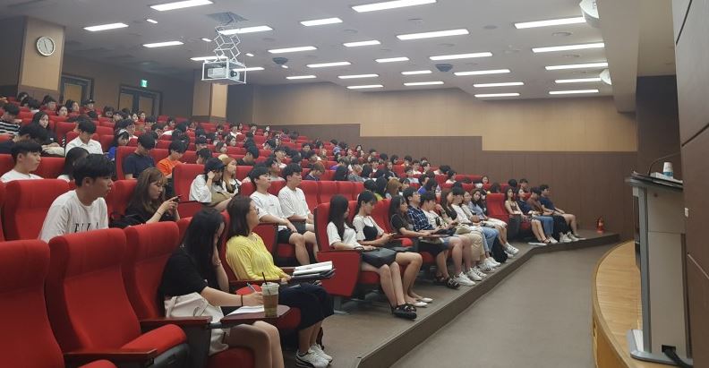 부산대 특강(사진=장시정 대표)
