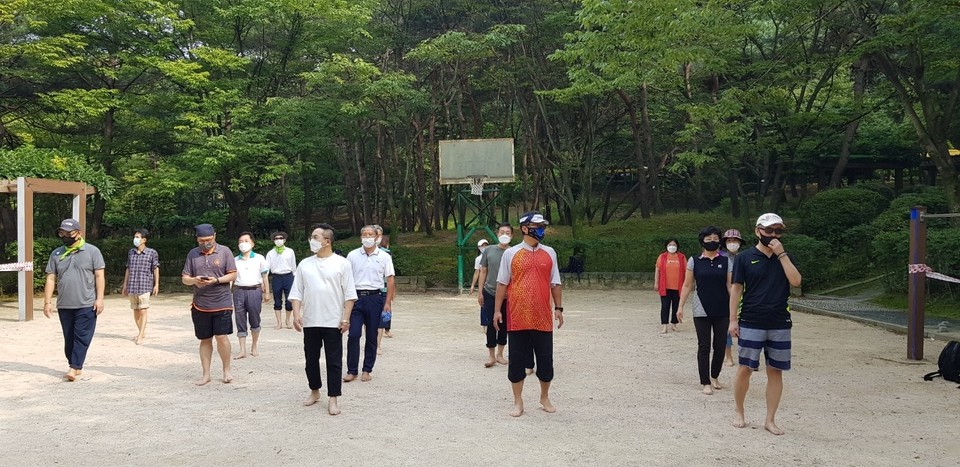 사진=맨발걷기시민운동본부