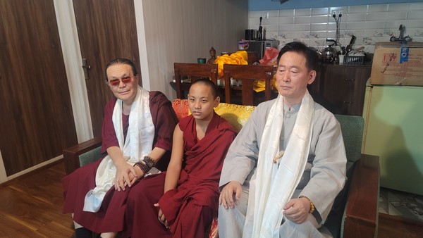고정환 대법사(오른쪽)