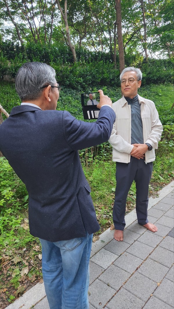 박동창 회장이 임학섭 소장을 인터뷰하고 있다. 유튜브로 19일 방영되었다.