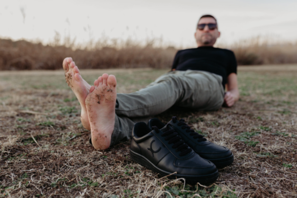 사진 출처=https://www.ohmsgrounding.com/groundingzapato/luis-enrique-y-la-practica-del-earthing-o-grounding/