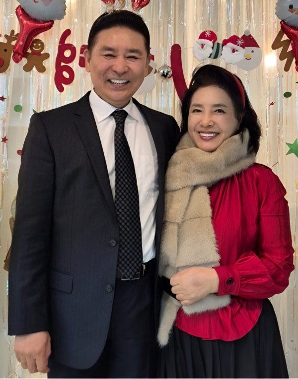 삐땅기의원 유제성 원장(왼쪽)과 아내 문정희 씨.