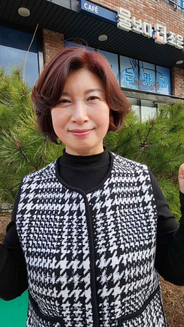 분자구조가 작고 용존산소량 많은 e조은물을 생산 유통하는 정연숙 대표.