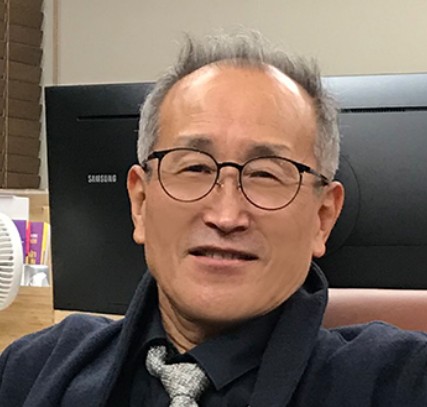 유환석 화백.